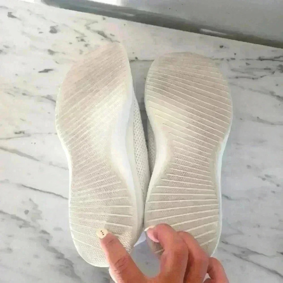 Allbirds Women's White Tree Runner Kaikoura White Sustainable Sneaker 9 - Picture 7 of 16